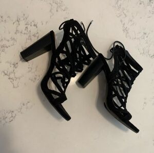 JENNIFER LOPEZ BLACK GLADIATOR BLOCK HEELS SIZE 10 NWOT